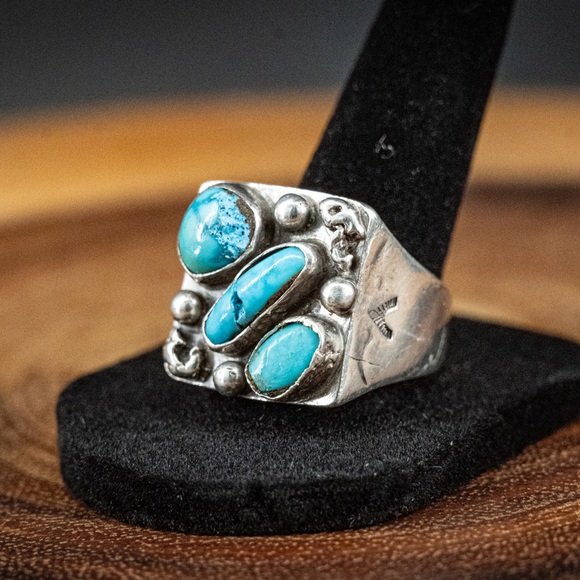 Vintage Sterling Silver Turquoise Ring | Size 11 | Native American Jewelry - Picture 2 of 9